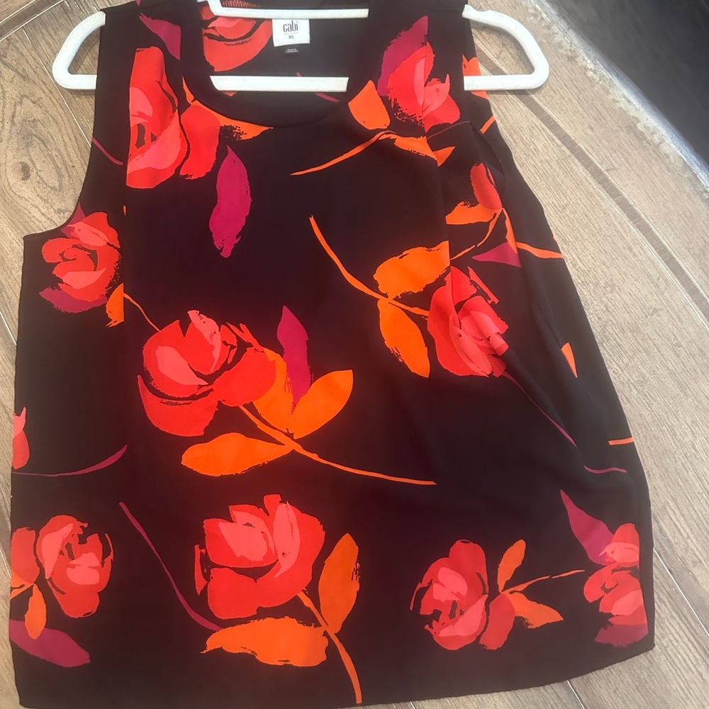 CAbi Vibrant Red and Orange Floral Sleeveless Tank Top